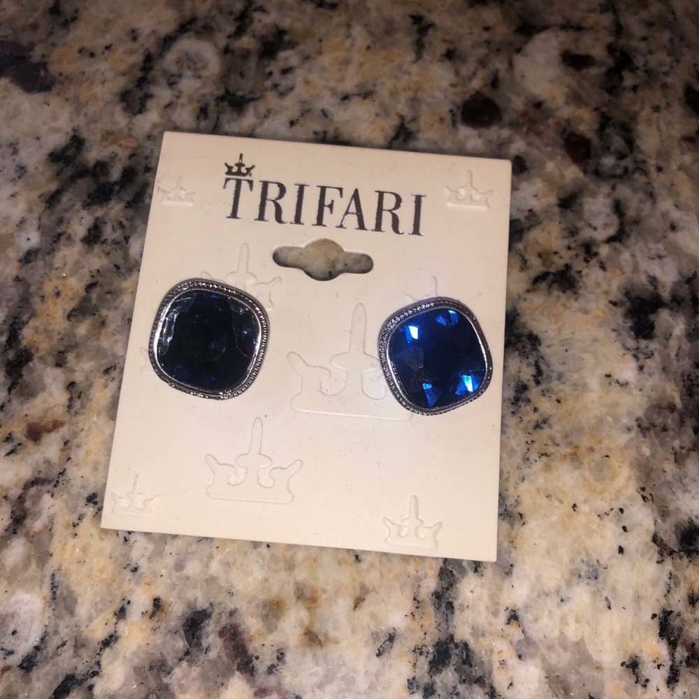 Vintage TRIFARI Earrings Blue & Silver NOS NWT Y2K Crown Signature
